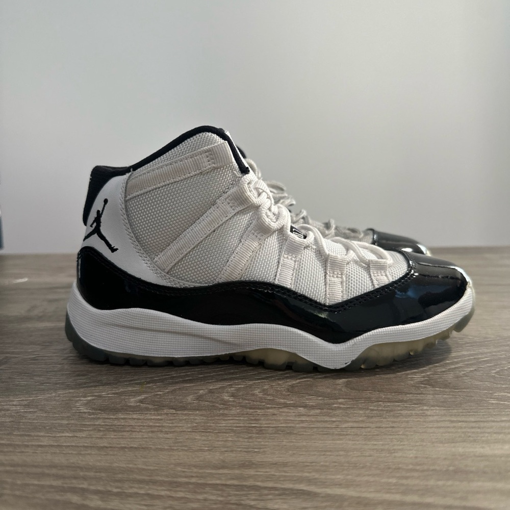 2018
Air Jordan 11 Retro GS 'Concord' 2018
Air Jordan / 
Sneakers /